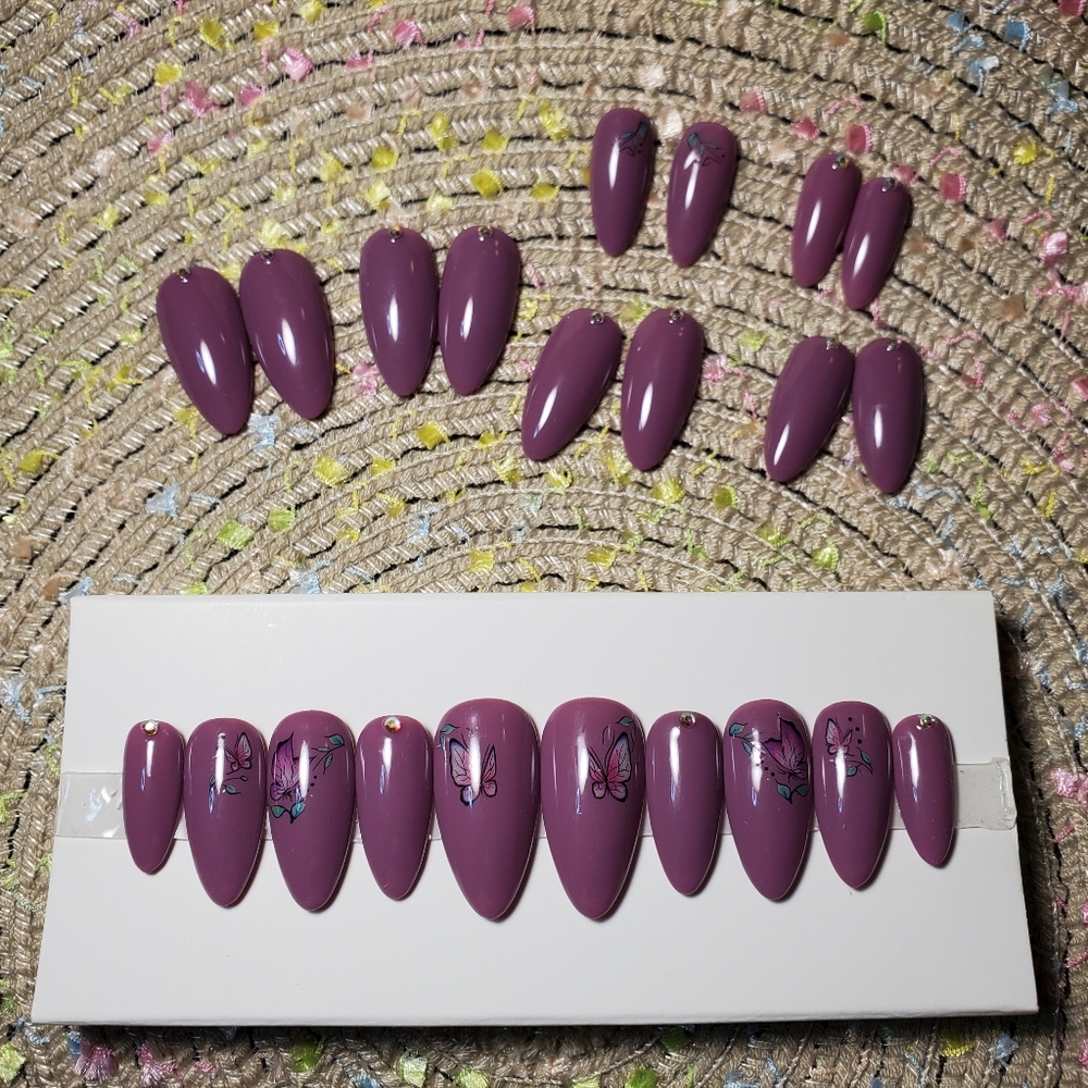 Elegant Press On Nails